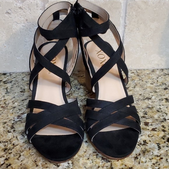XOXO Eden Block-Heel Dress Sandals - Picture 5 of 9
